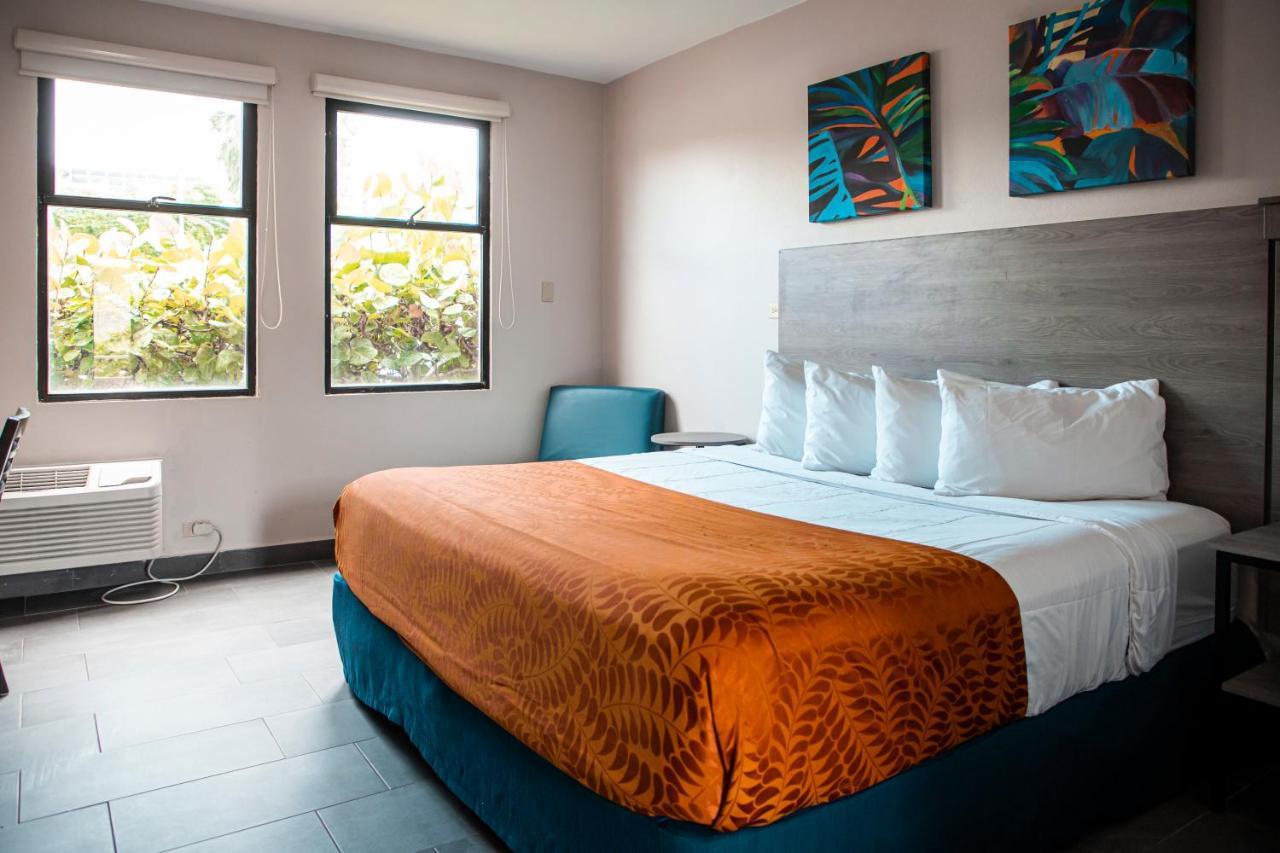 Parador El Faro Aguadilla Extérieur photo